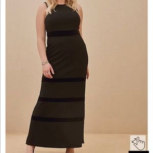 Torrid SPECIAL OCCASION BLACK CREPE SCUBA KNIT & VELVET STRIPE GOWN NWT 20 plus